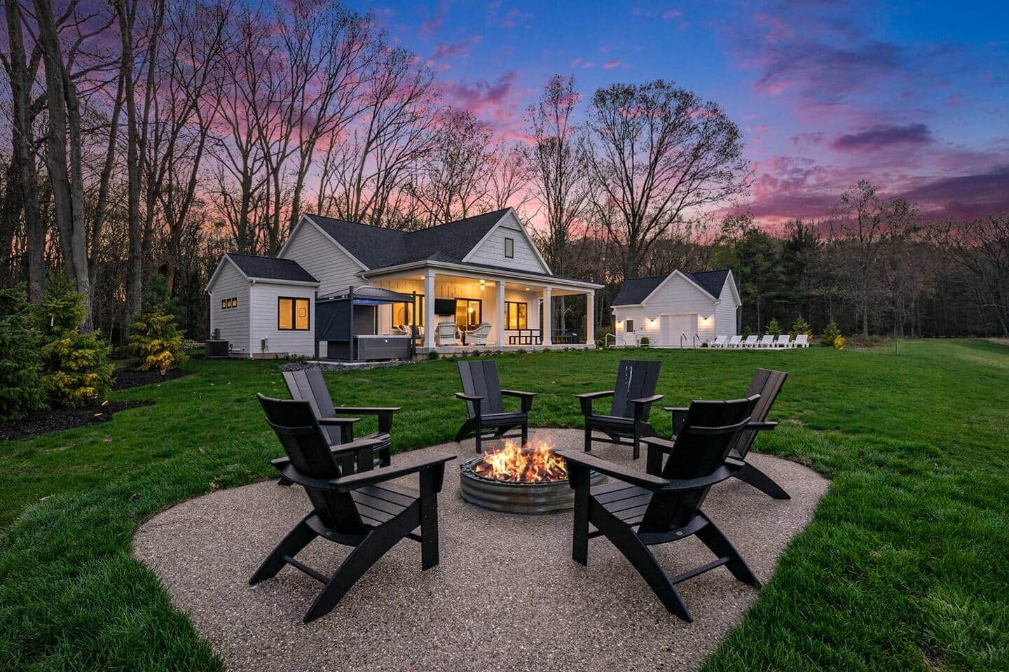 Hot tub & fire pit