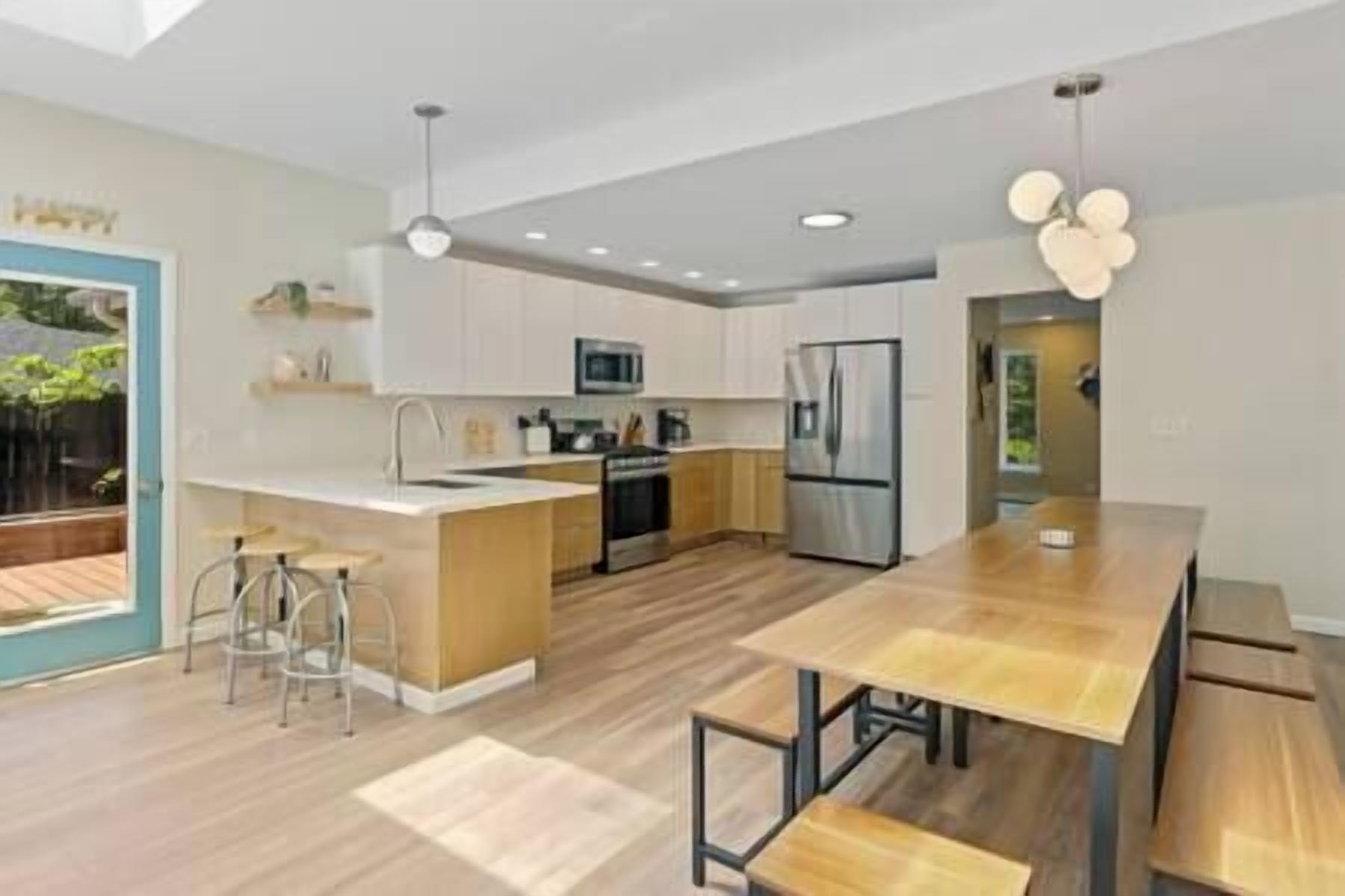 Kitchen & dining