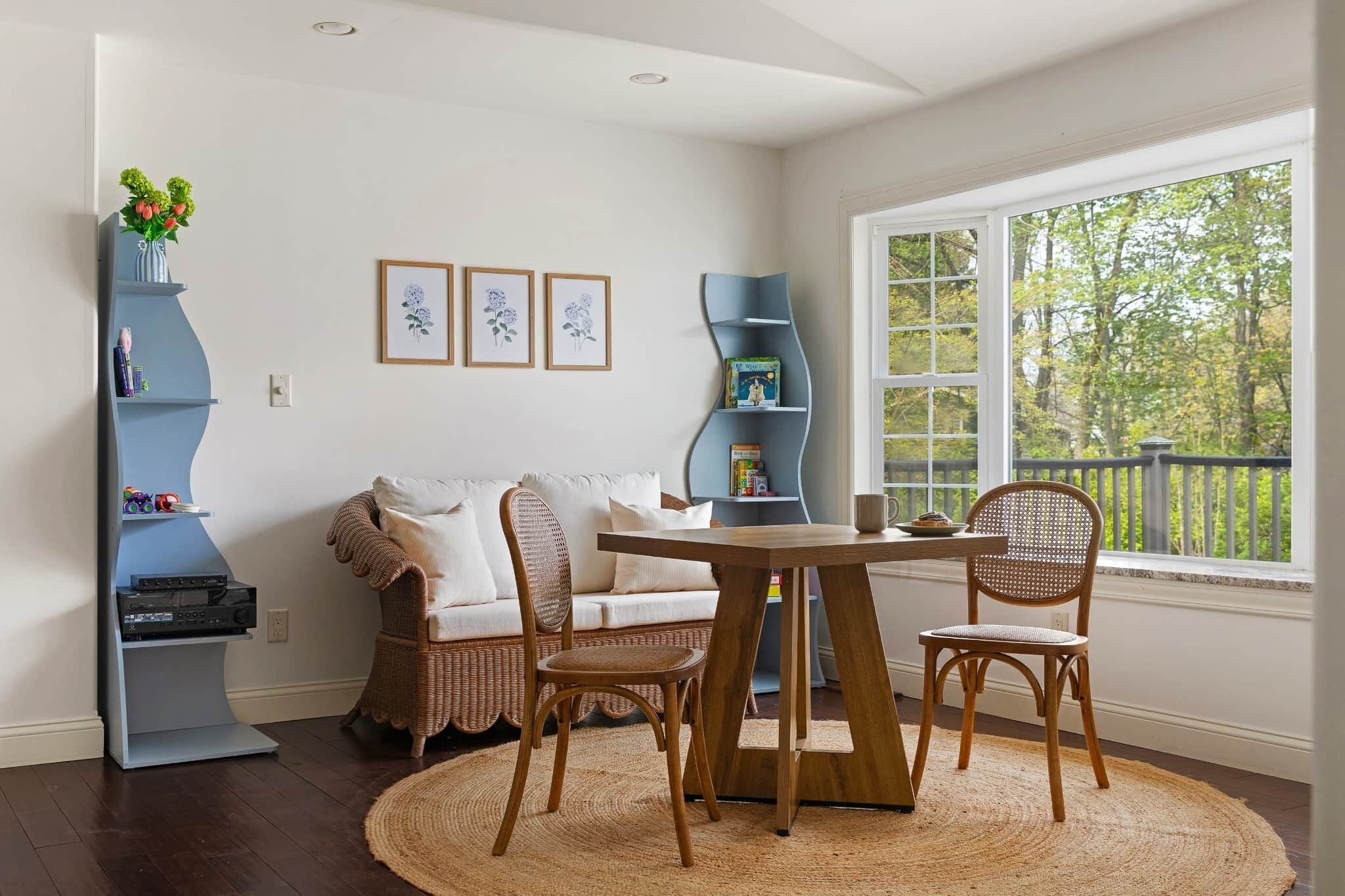 Kitchen & dining
