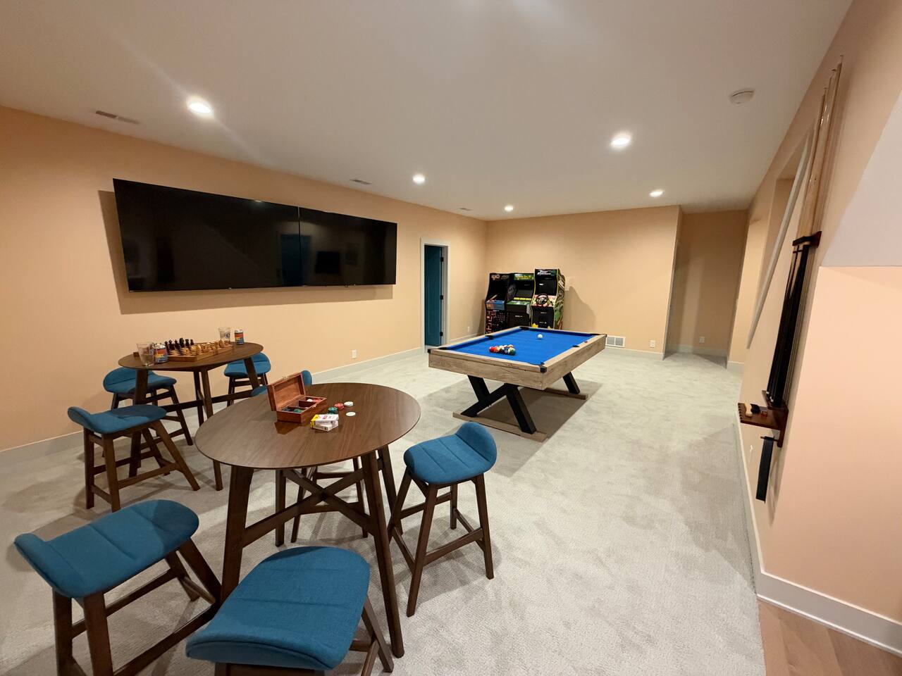 Sports bar