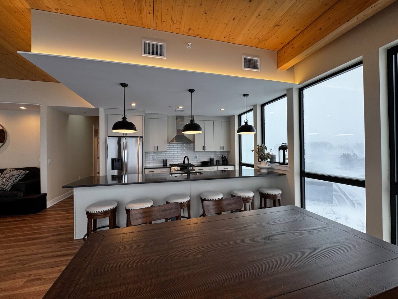 3-bedroom condo: kitchen & dining