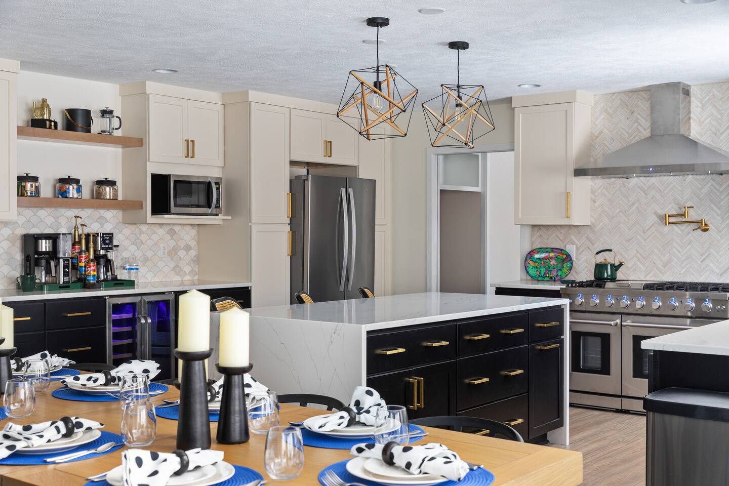 Kitchen & dining