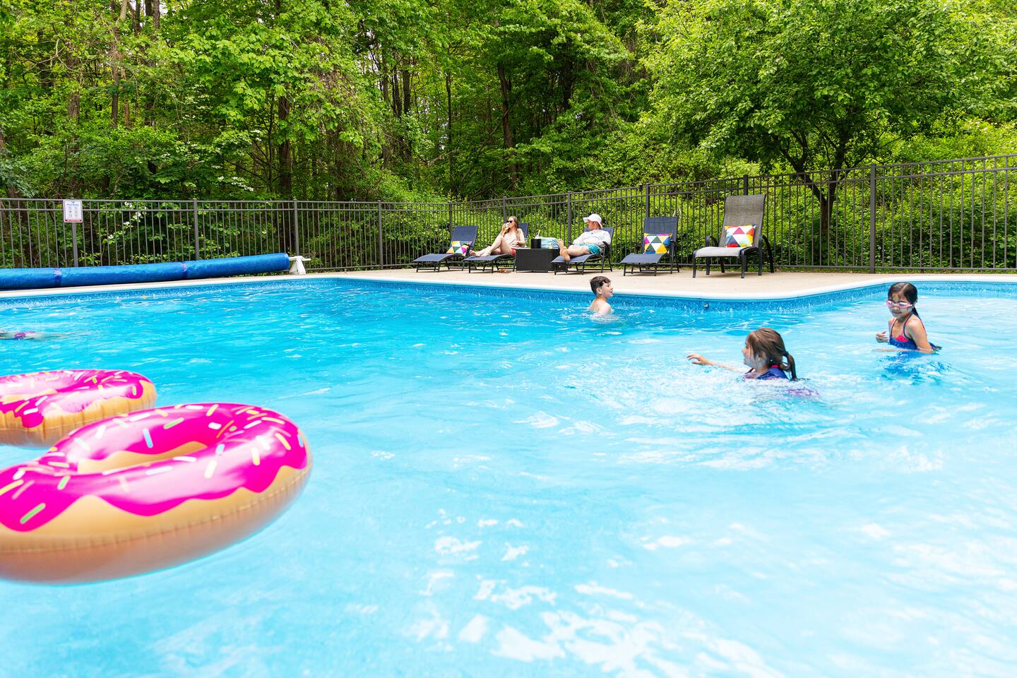 Exterior & pool