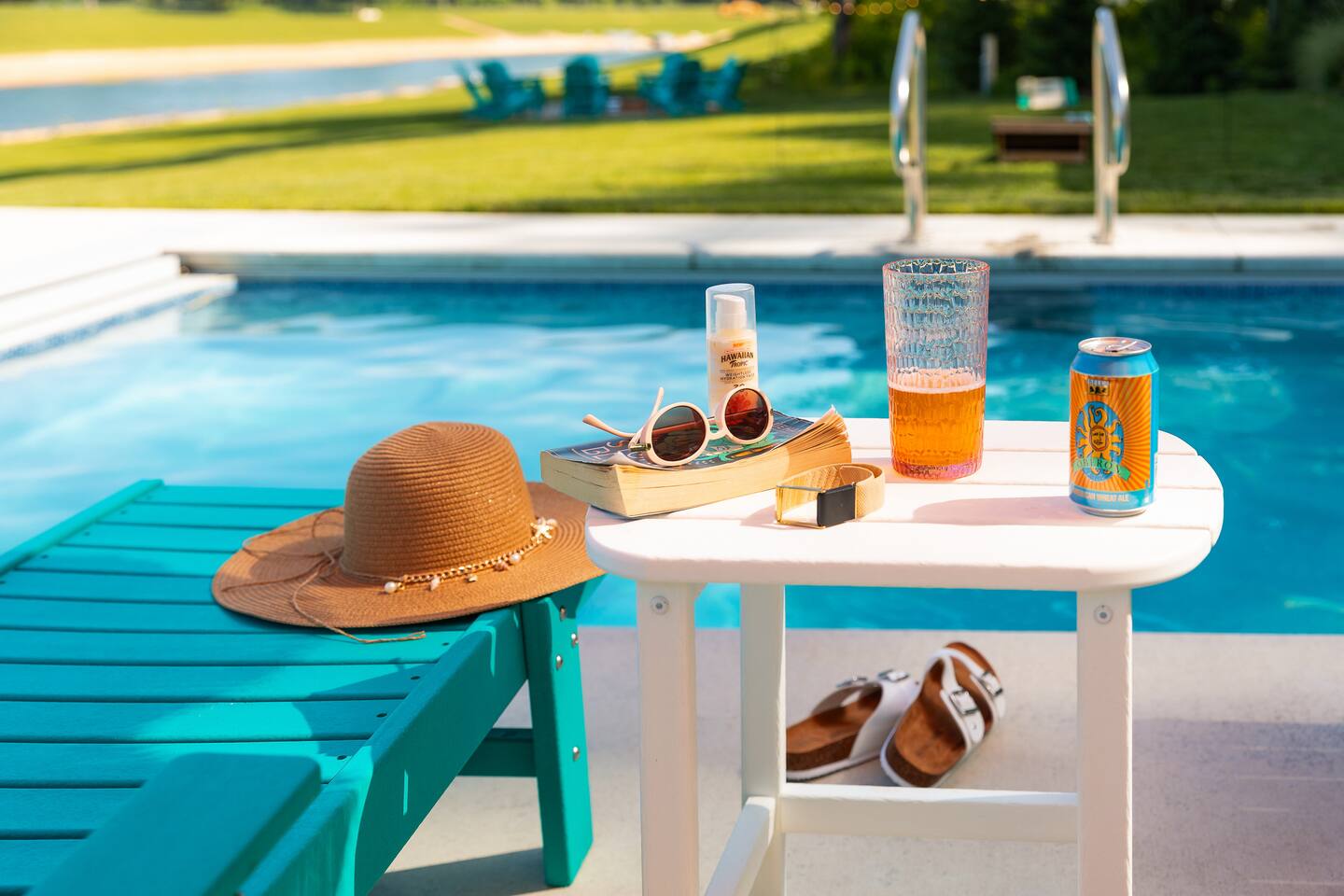 Exterior & pool