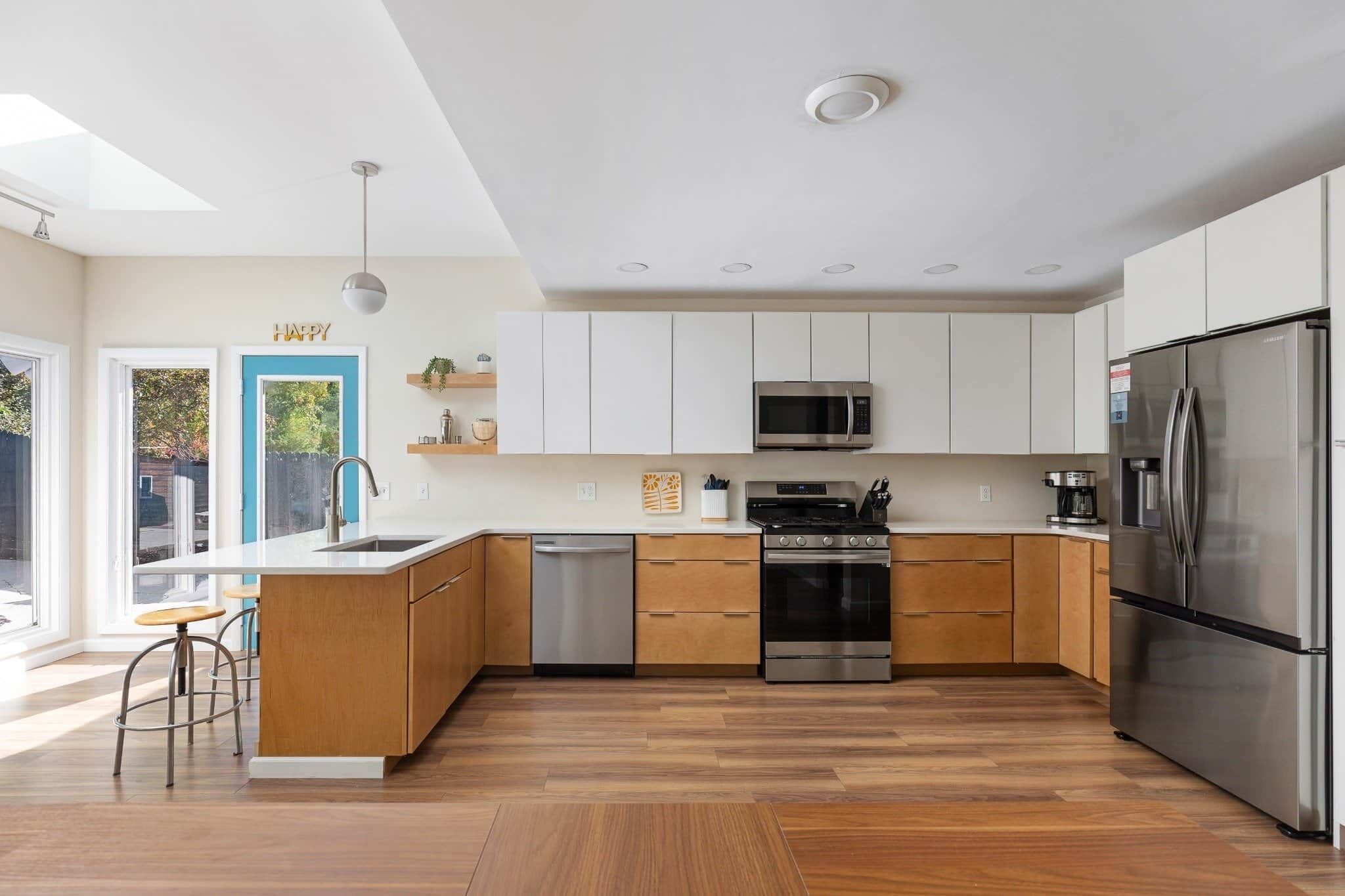 Kitchen & dining
