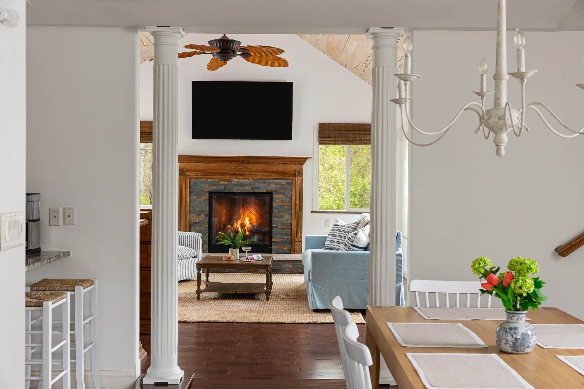 Living room & lounge