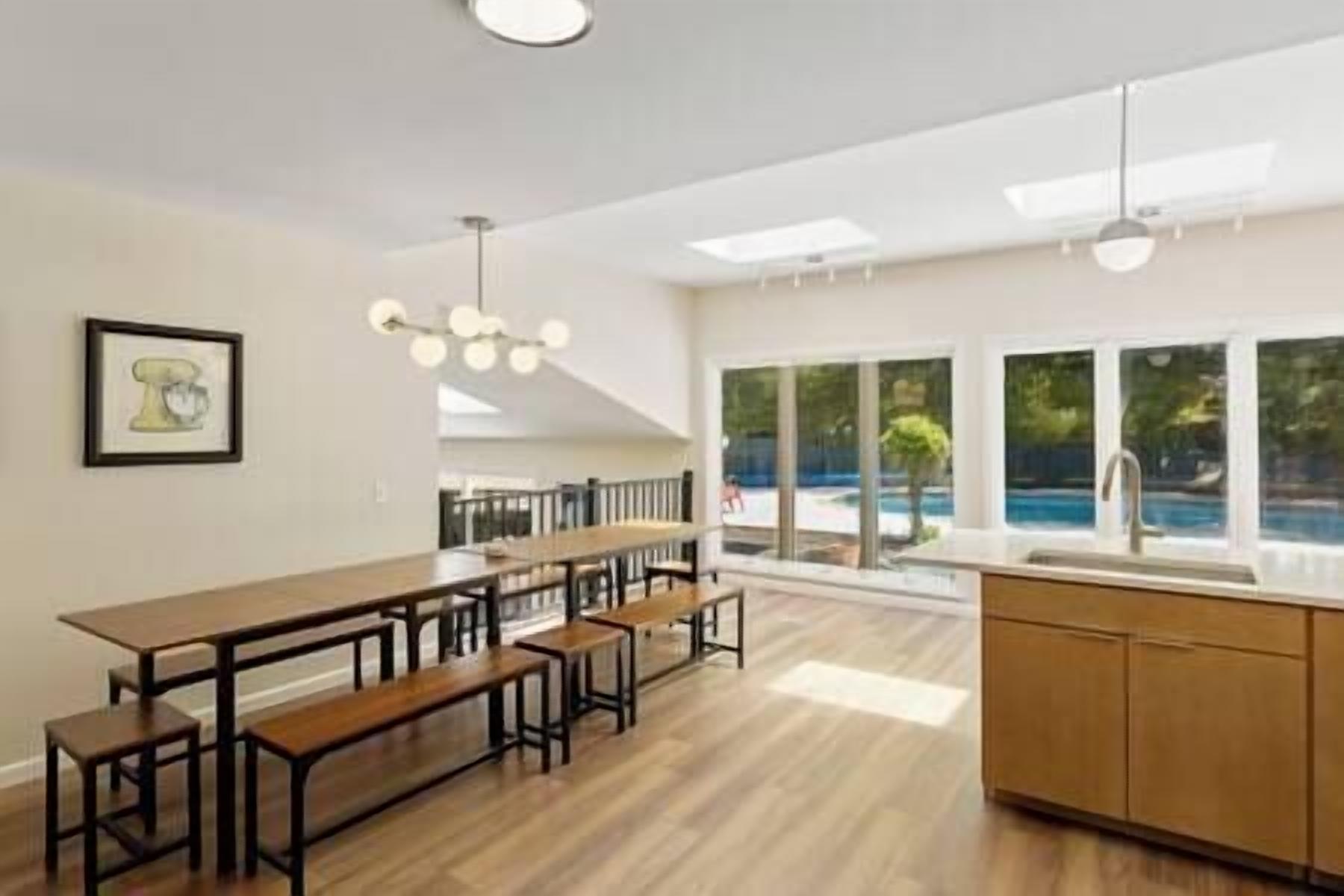 Kitchen & dining