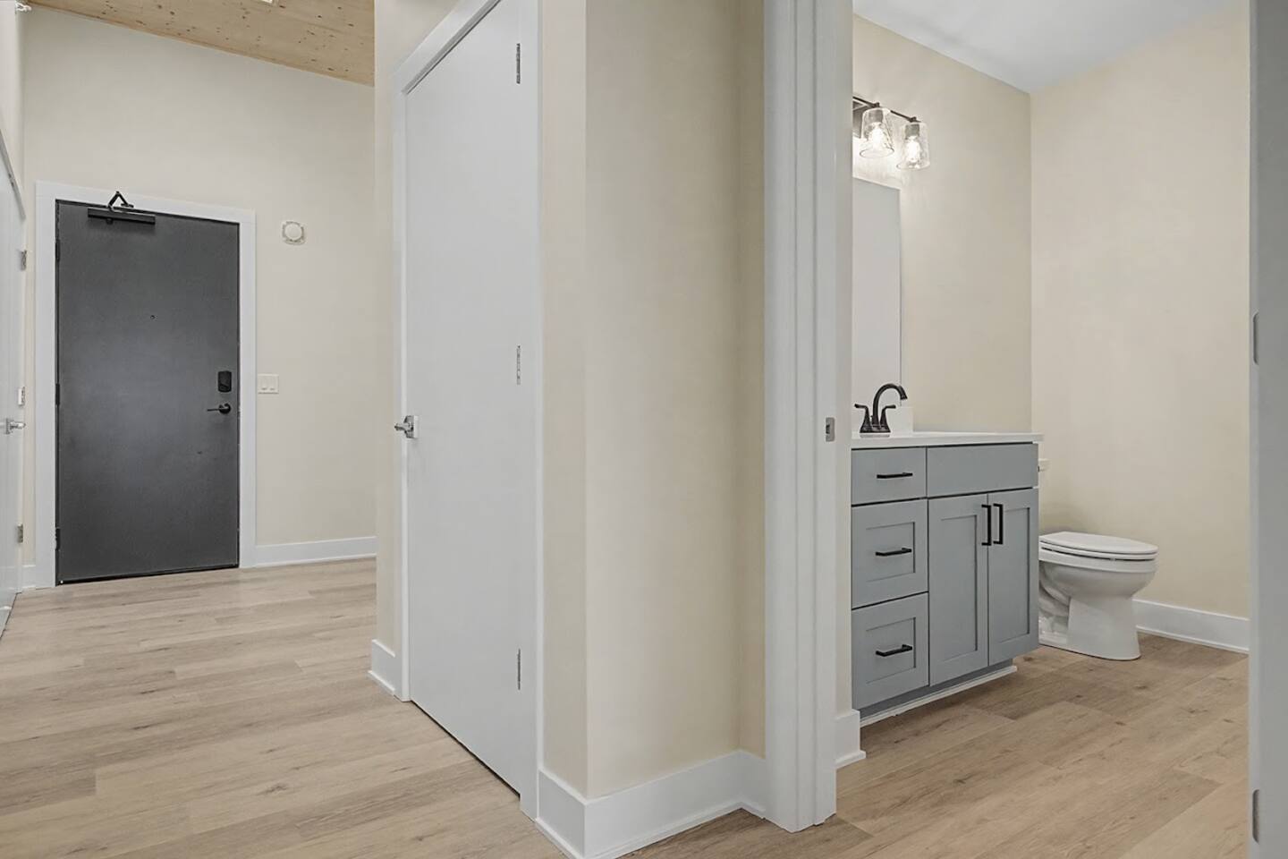 2-bedroom condo: baths