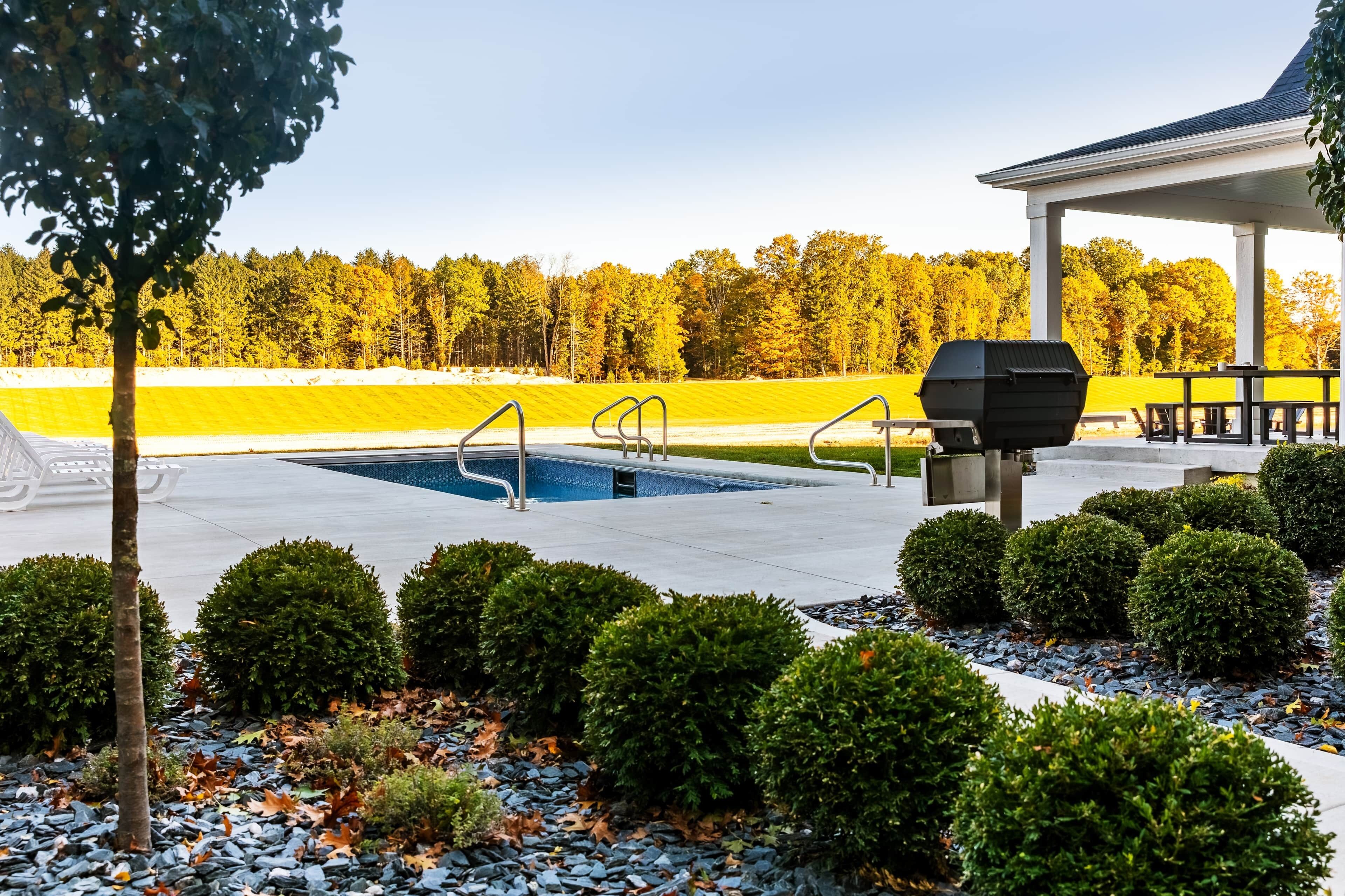Exterior & pool
