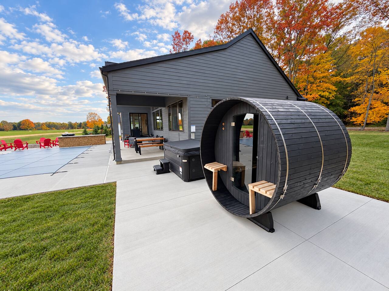 Hot tub, sauna & fire pit
