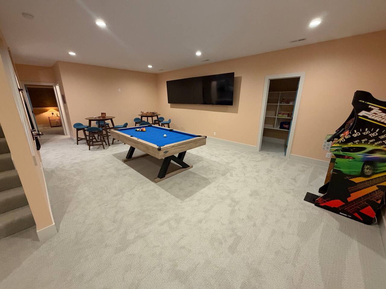 Sports bar