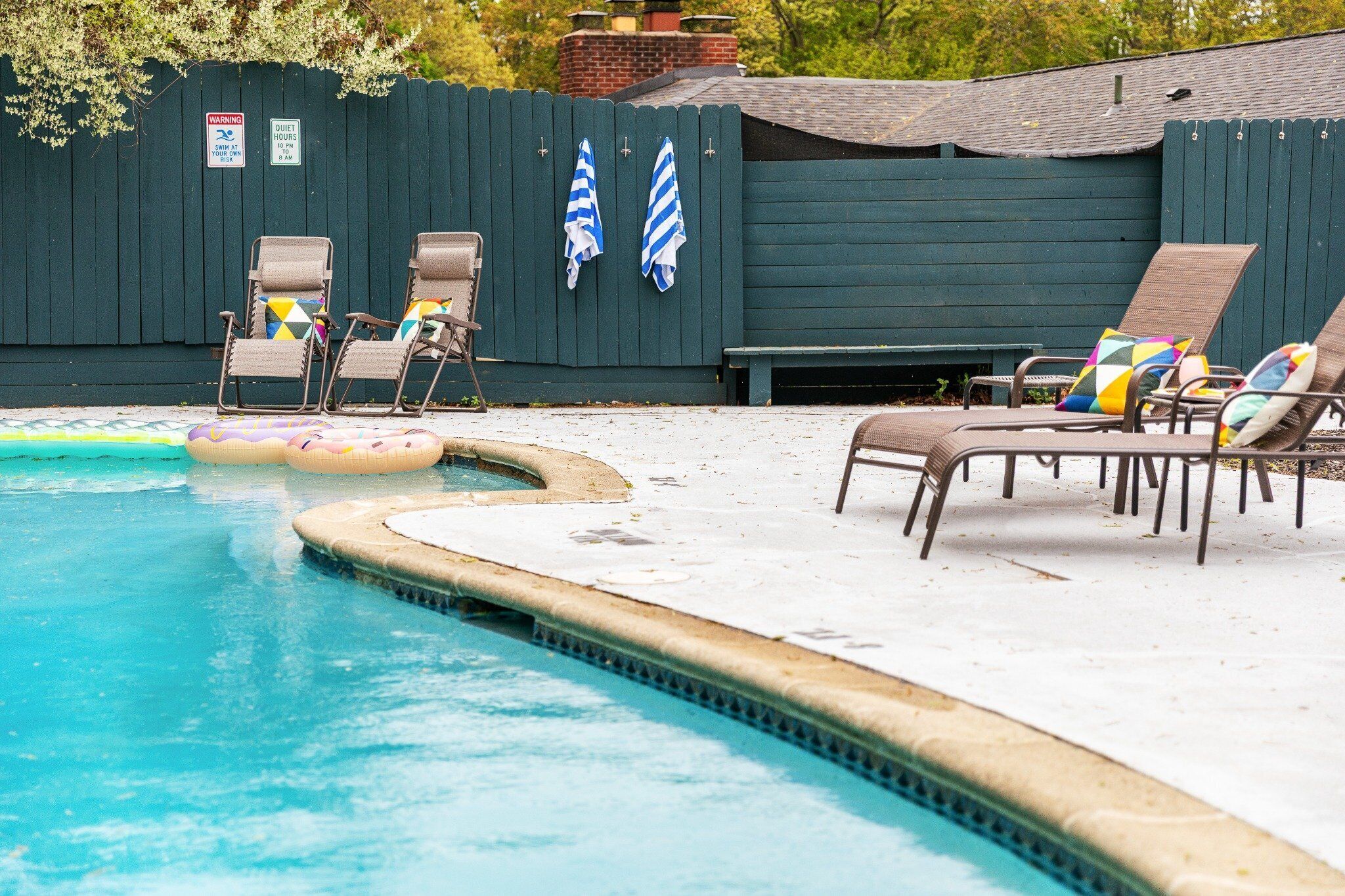 Pool, hot tub & fire pit